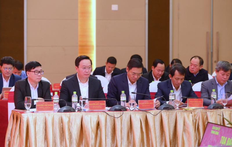 Tọa đàm “Định hướng phát triển tỉnh Nghệ An đến năm 2030, tầm nhìn đến năm 2045” -0