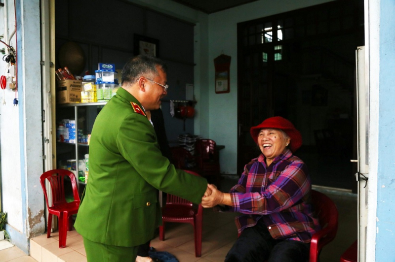 Vì sự bình yên, an ninh, an toàn và hạnh phúc của nhân dân -0