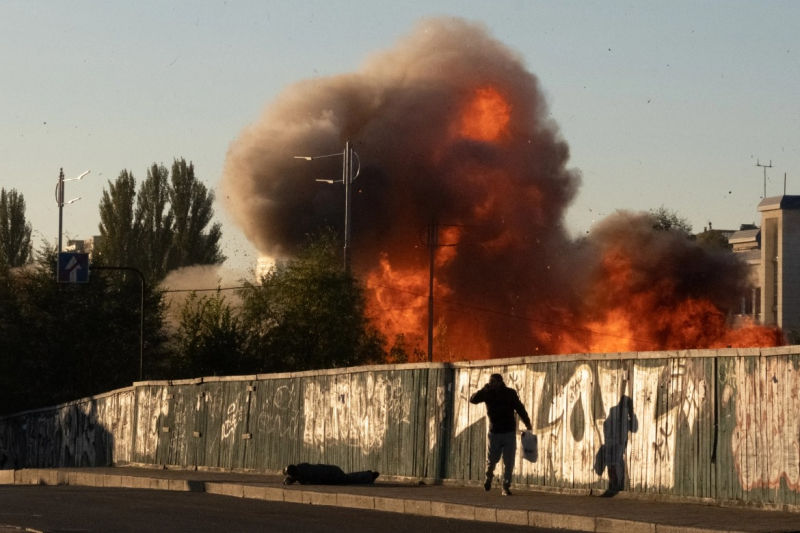 Trung tâm thủ đô Kiev bị tập kích -0