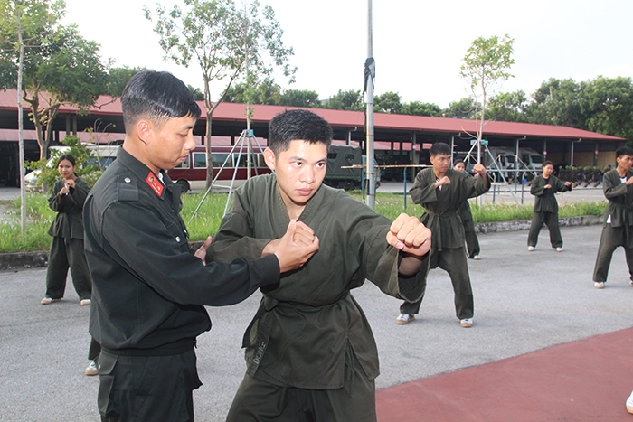 “Vượt nắng thắng mưa, say sưa luyện tập” -0