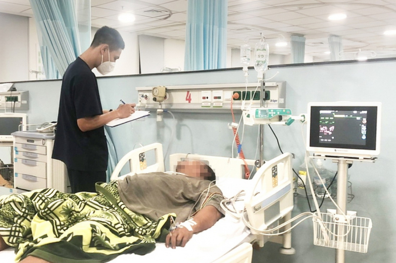 Điều trực thăng bay xuyên đêm ra Trường Sa đưa ngư dân đột quỵ não về đất liền -0