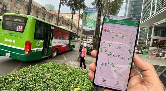 nhờ có sự sáng tạo của lê yên thanh, người dân dễ dàng tìm xe, tìm bến xe buýt với ứng dụng busmap- ảnh t. ba.jpg -0