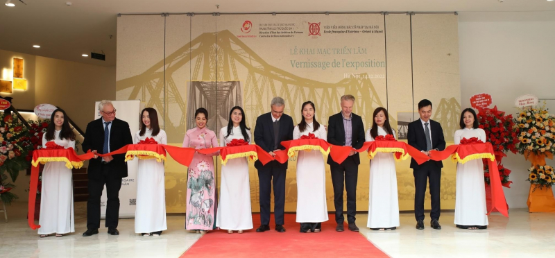 Triển lãm “Cầu Long Biên - Chứng nhân lịch sử” qua tài liệu lưu trữ -0
