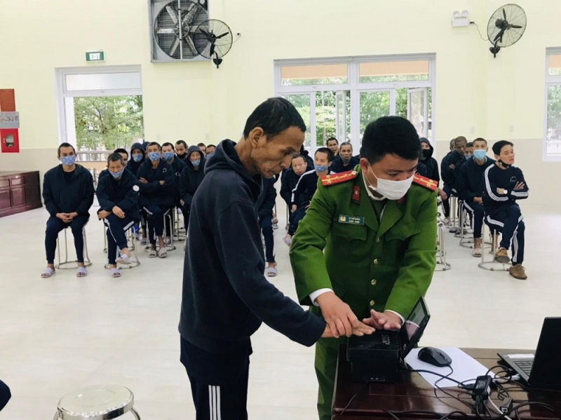 Cấp căn cước công dân cho gần 200 người lang thang, tâm thần  -0