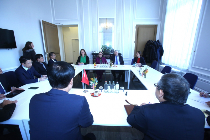 Những đề xuất cấp thiết của Thứ trưởng Bộ Công an với Bỉ trong phòng, chống nạn di cư trái phép và mua bán người -0