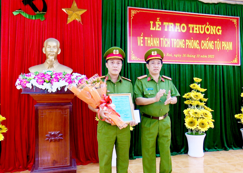 Công an thị xã Giá Rai được thưởng nóng -0