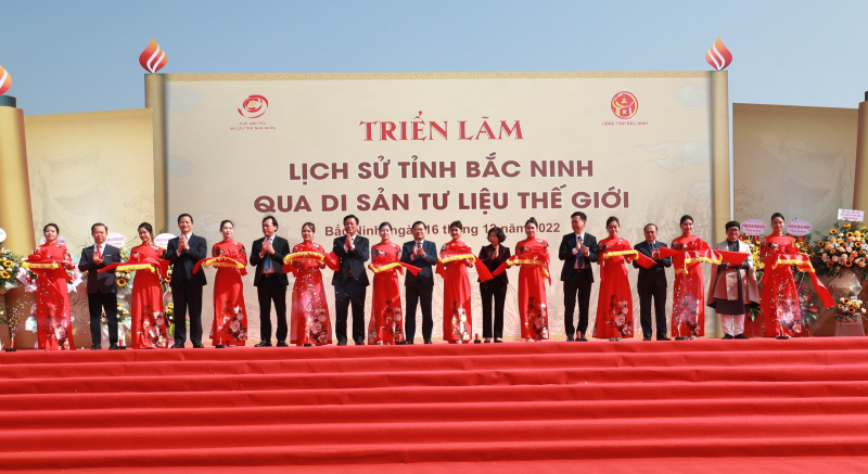 Triển lãm “Lịch sử tỉnh Bắc Ninh qua Di sản Tư liệu thế giới” -0