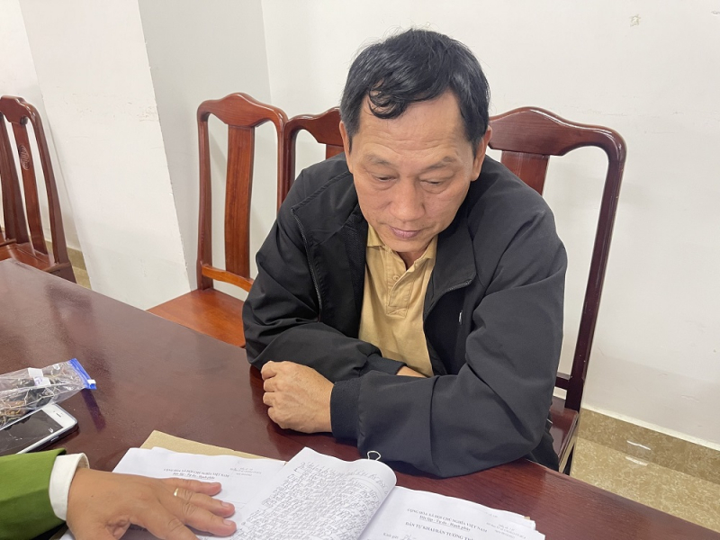 “Núp bóng” quán cà phê để tổ chức cá độ bóng đá -0