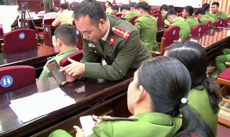 Tuổi trẻ Công an xung kích thực hiện chuyển đổi số -0