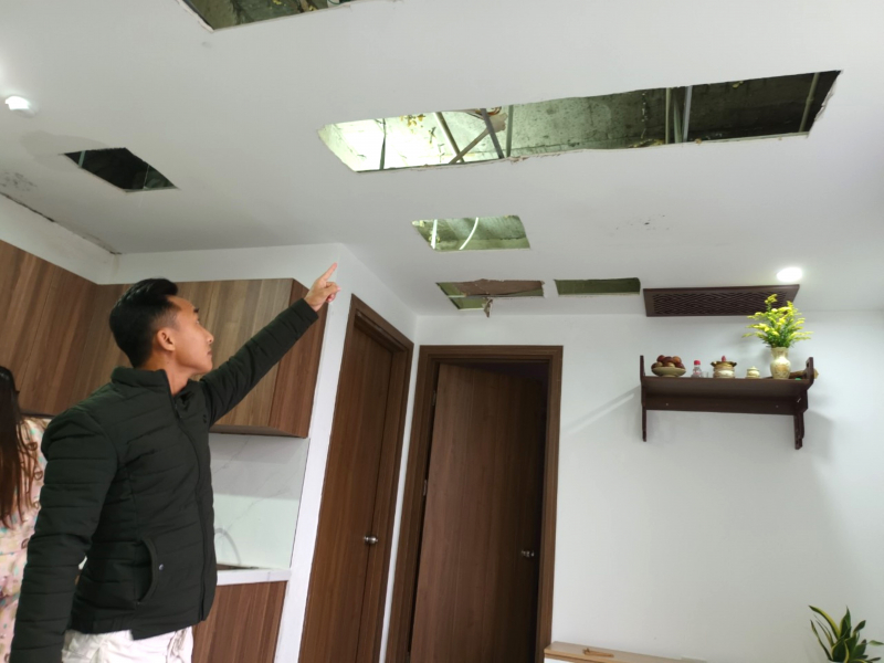 Chung cư vừa đưa vào sử dụng đã nứt trần, thấm dột -0