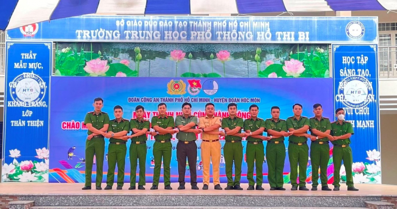 Ngày Thanh niên tuyên truyền pháp luật phòng, chống tội phạm, ra quân xử lý môi trường -0
