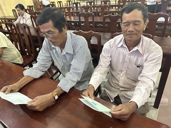 Mang Tết sớm đến với người dân nghèo -0