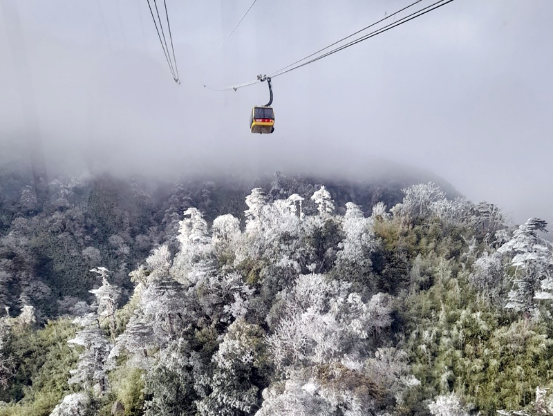 Fansipan mountain covered with frost -0