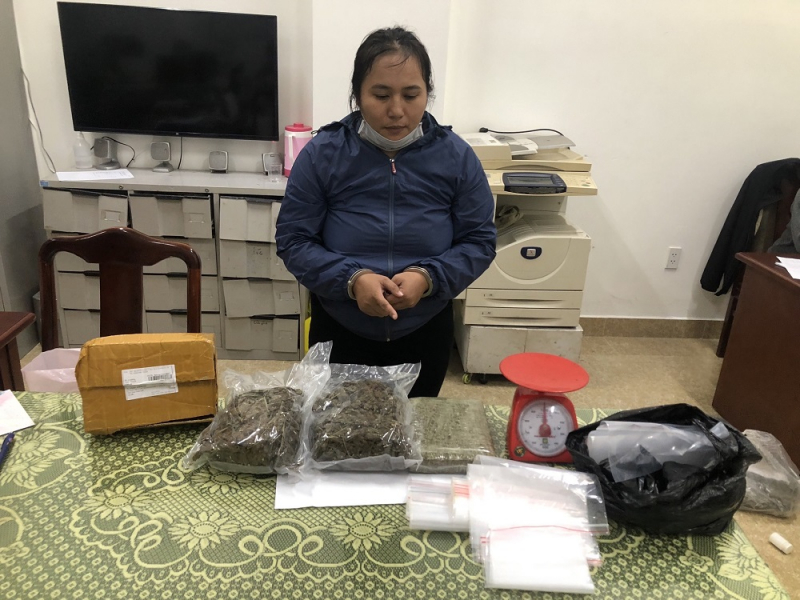 Mua 4kg cần sa bán cho con nghiện để kiếm lời -0