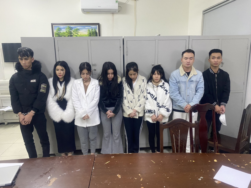 Thuê nhiều nhân viên nữ quán bar đến sử dụng ma túy ở chung cư cao cấp -0