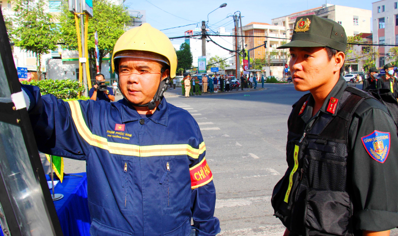 Cần Thơ thực tập phương án chữa cháy và cứu nạn cứu hộ tại Trung tâm thương mại Vincom Plaza -0