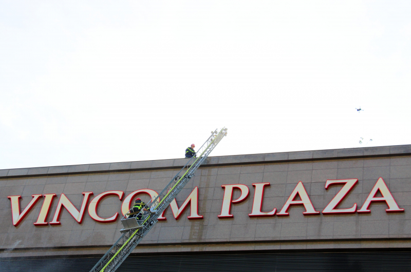 Cần Thơ thực tập phương án chữa cháy và cứu nạn cứu hộ tại Trung tâm thương mại Vincom Plaza -2