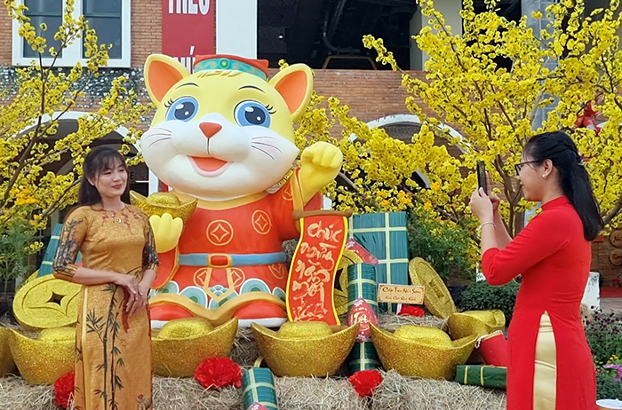 Đến Khu du lịch Cáp treo núi Sam tận hưởng hương Xuân -4