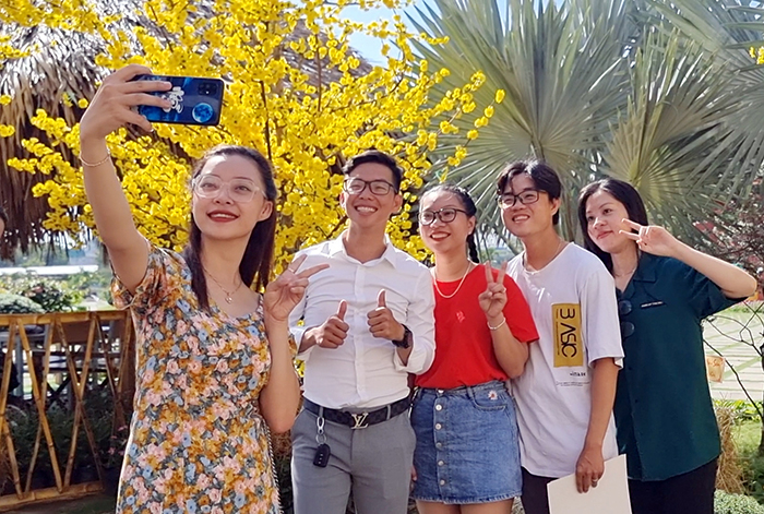 Đến Khu du lịch Cáp treo núi Sam tận hưởng hương Xuân -5