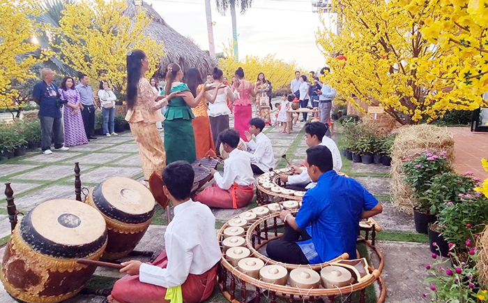 Đến Khu du lịch Cáp treo núi Sam tận hưởng hương Xuân -8