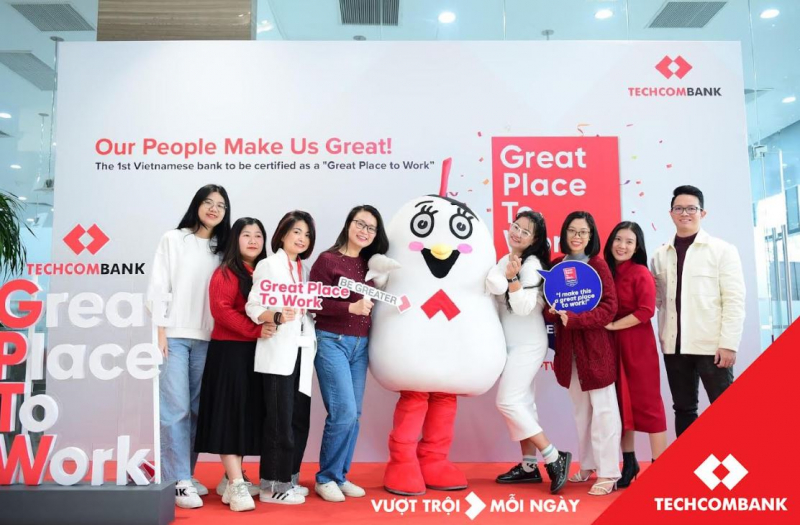 Techcombank- Ngân hàng đầu tiên tại Việt Nam được vinh danh “Nơi làm việc xuất sắc 2022” -1
