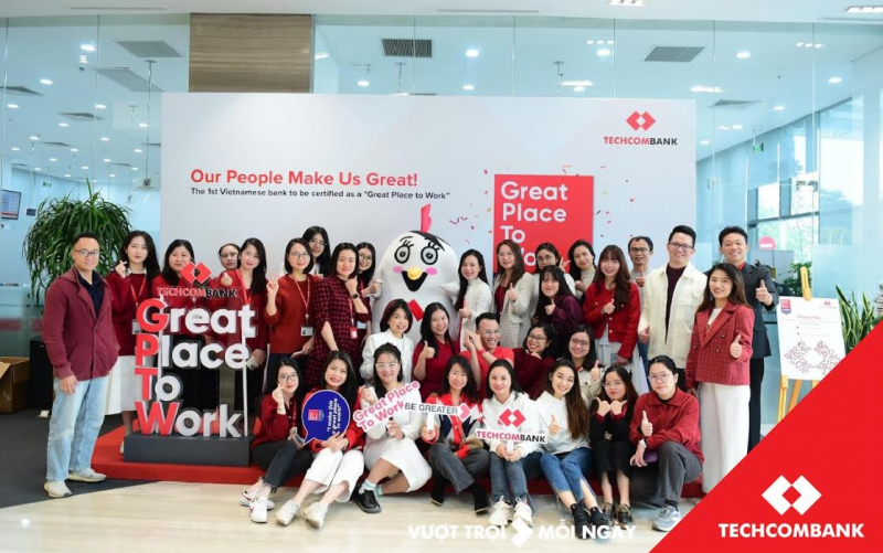 Techcombank- Ngân hàng đầu tiên tại Việt Nam được vinh danh “Nơi làm việc xuất sắc 2022” -1