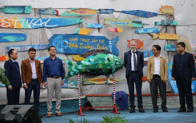 Installation Art Festival encourages protection of marine environment -0