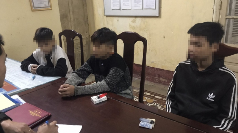 Tuần tra đêm, phát hiện nhóm đối tượng trộm cắp xe máy -0