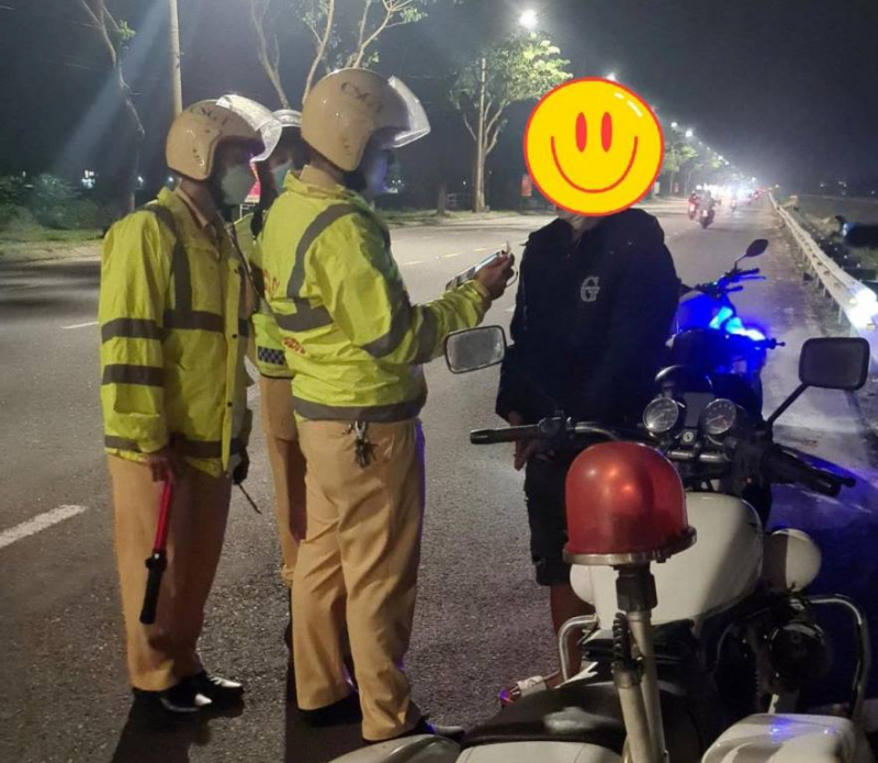 “Nụ cười hạnh phúc” trong đêm Giáng sinh  -1