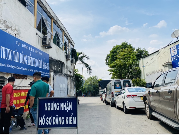 Đình chỉ và khám xét thêm một số trung tâm đăng kiểm -0