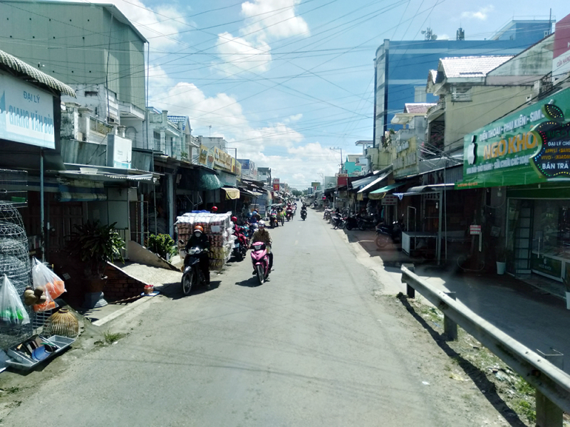 Người con gái đất Vĩnh Hưng -0