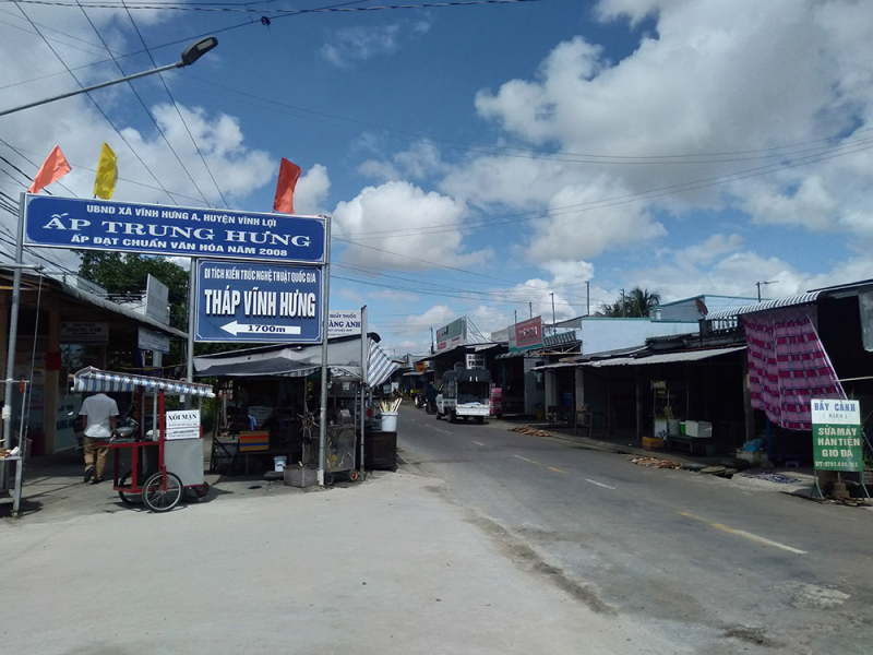 Người con gái đất Vĩnh Hưng -0
