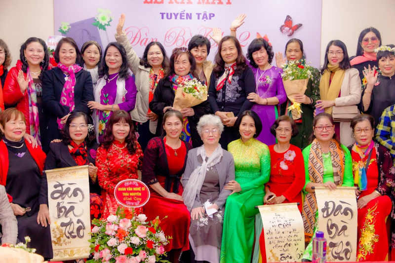 “Đàn bà thơ” Ngôi nhà ấm đón gió thơm về -0
