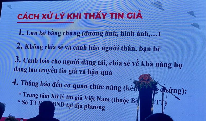 Ra mắt 