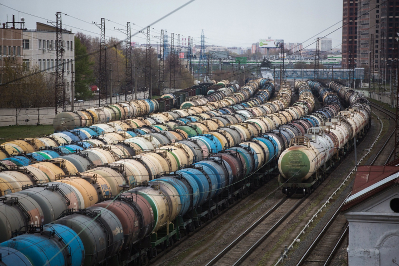 Nga cấm bán dầu sang nước áp giá trần -0