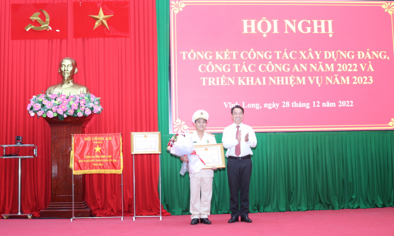 Công an Vĩnh Long, Đồng Tháp triển khai công tác năm 2023 -0