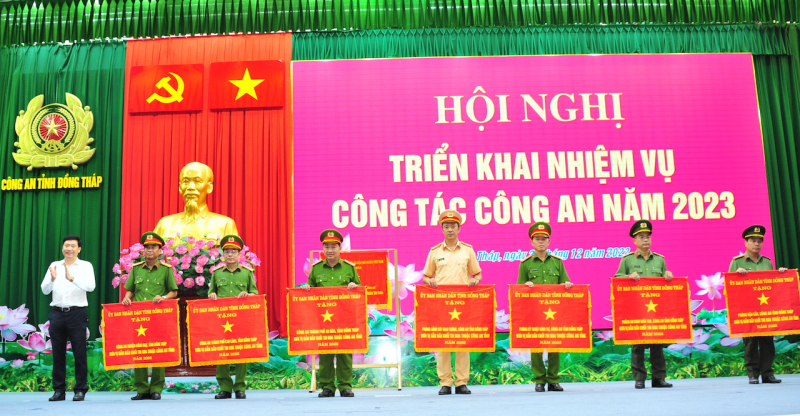 Công an Vĩnh Long, Đồng Tháp triển khai công tác năm 2023 -0