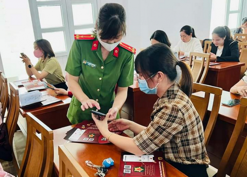 Công an và Hội Liên hiệp Phụ nữ tỉnh Ninh Thuận đẩy mạnh tuyên truyền Đề án 06/CP -0