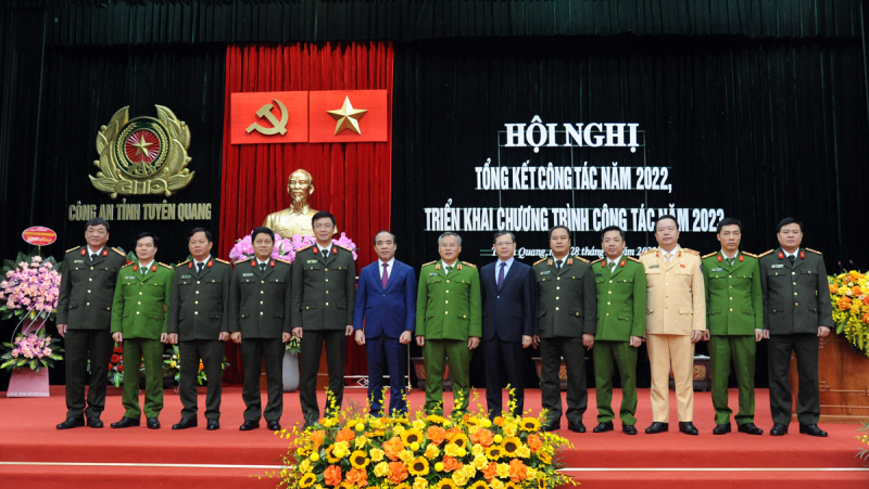 Đẩy mạnh xây dựng Công an Tuyên Quang trong sạch, vững mạnh, chính quy, tinh nhuệ, hiện đại -0