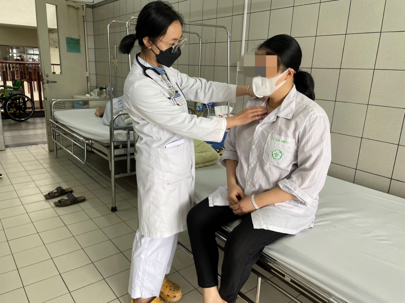 Mắc ung thư tuyến giáp và u tuyến thượng thận vẫn sinh con thành công  -0