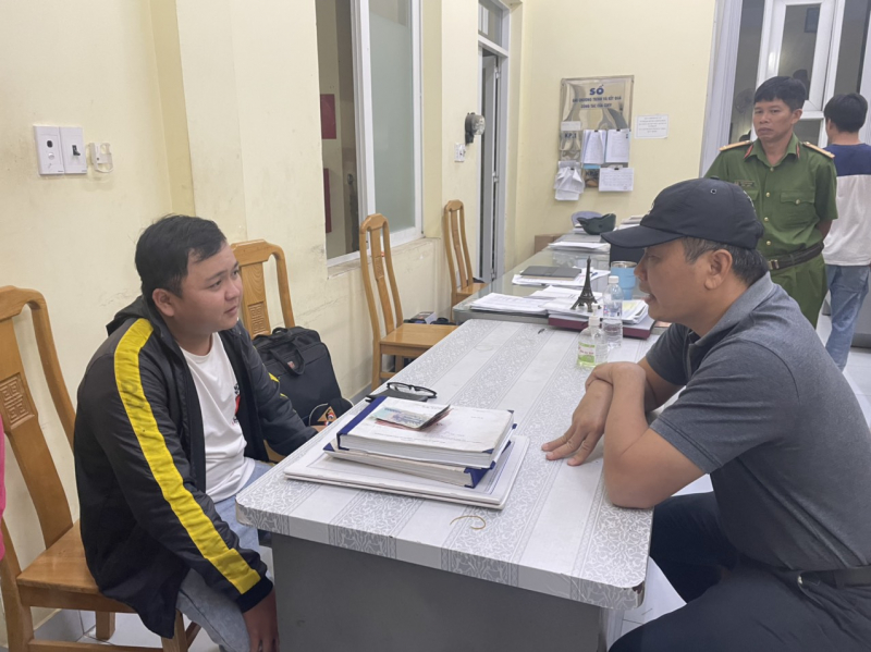 Đã bắt được đối tượng dùng súng cướp tiền tại ngân hàng -0