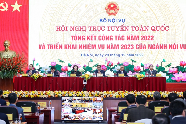 Thủ tướng yêu cầu xây dựng, hoàn thiện nhiều cơ chế, quy định mới về bộ máy và cán bộ -0