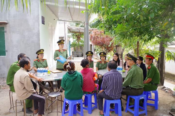 Công an tỉnh Ninh Thuận trao tặng căn nhà mái ấm tình thương cho một phụ nữ -0