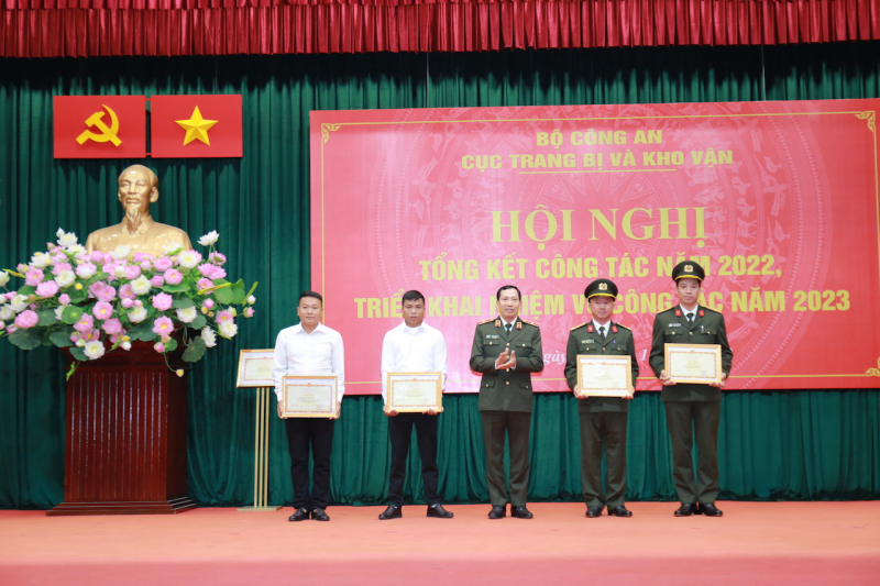 Chủ động trang bị, kho vận đáp ứng yêu cầu công tác, chiến đấu, xây dựng lực lượng CAND  -0