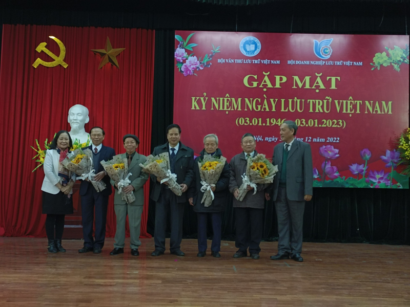 Phát huy tài liệu lưu trữ giá trị, phục vụ kiến thiết quốc gia -0