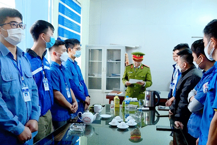 Siết đăng kiểm, nóng cộng đồng -0