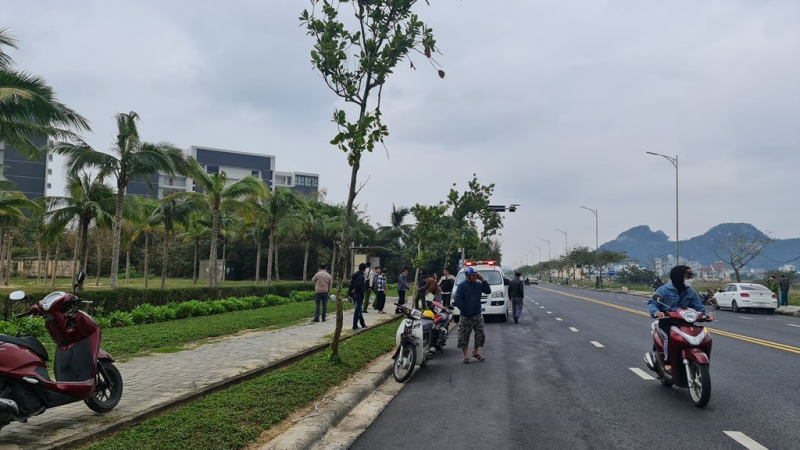 Điều tra làm rõ nguyên nhân tử vong của người đàn ông nước ngoài tử vong tại trạm chờ xe buýt -0