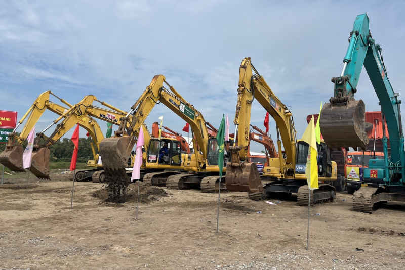 z4005165313703_312553f3a6726386afe3c254b8aa5914.jpg -0