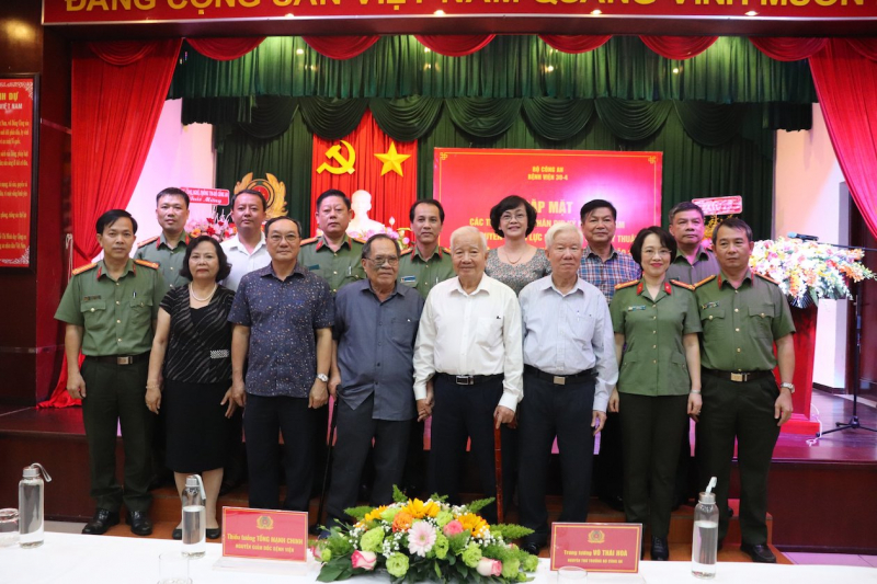 75 năm lực lượng Hậu cần - Kỹ thuật CAND: Tự hào khi được khoác trên mình hai màu áo -0