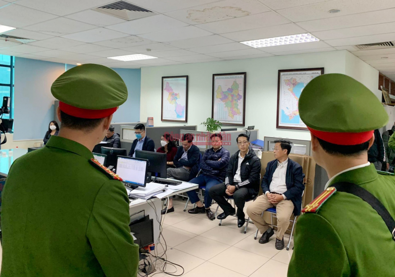 Bắt Quyền Trưởng phòng, Phó Phòng, khám xét Phòng Kiểm định xe cơ giới, Cục Đăng kiểm Việt Nam -0